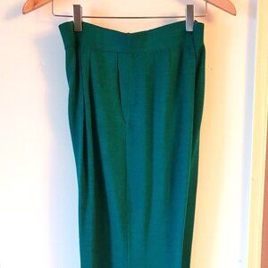 St. John Collection Forest Green Santana Knit Pleated Pants - Size 8